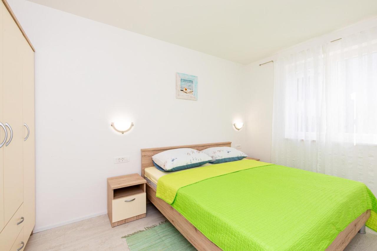 Apartman Ivona U Prizemlju 马林斯卡 外观 照片