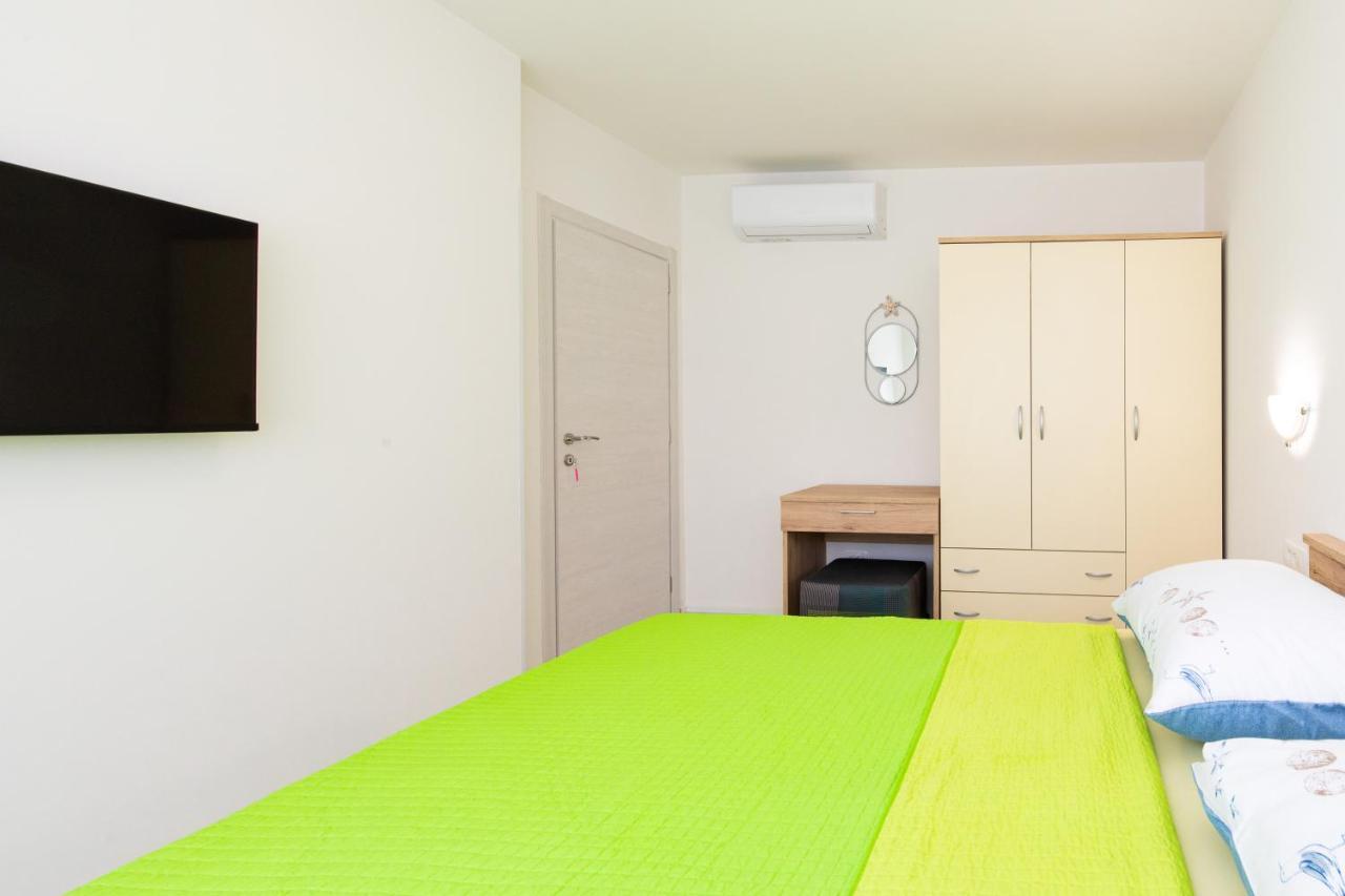 Apartman Ivona U Prizemlju 马林斯卡 外观 照片